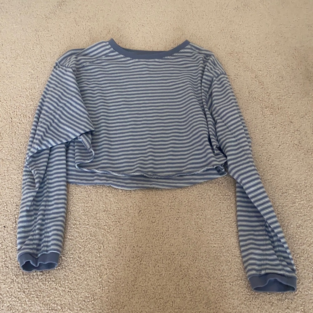 Striped cropped long sleeve, urban